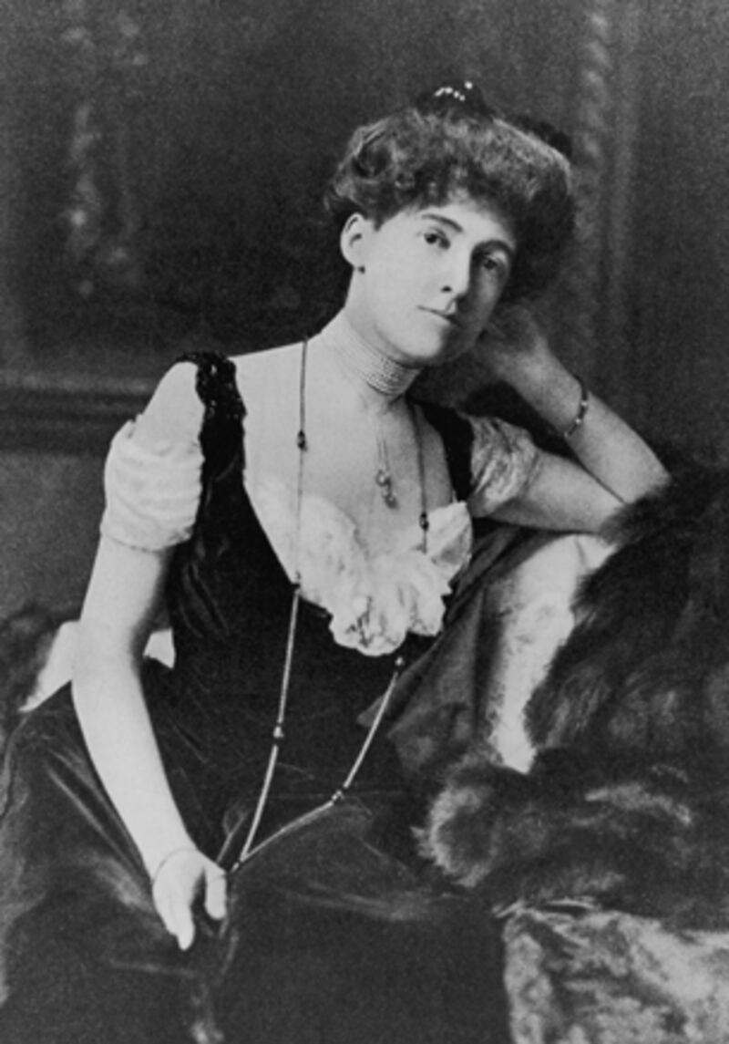 galleries/2010/08/16/women-who-travel/lady-travelers---wharton_txizzo