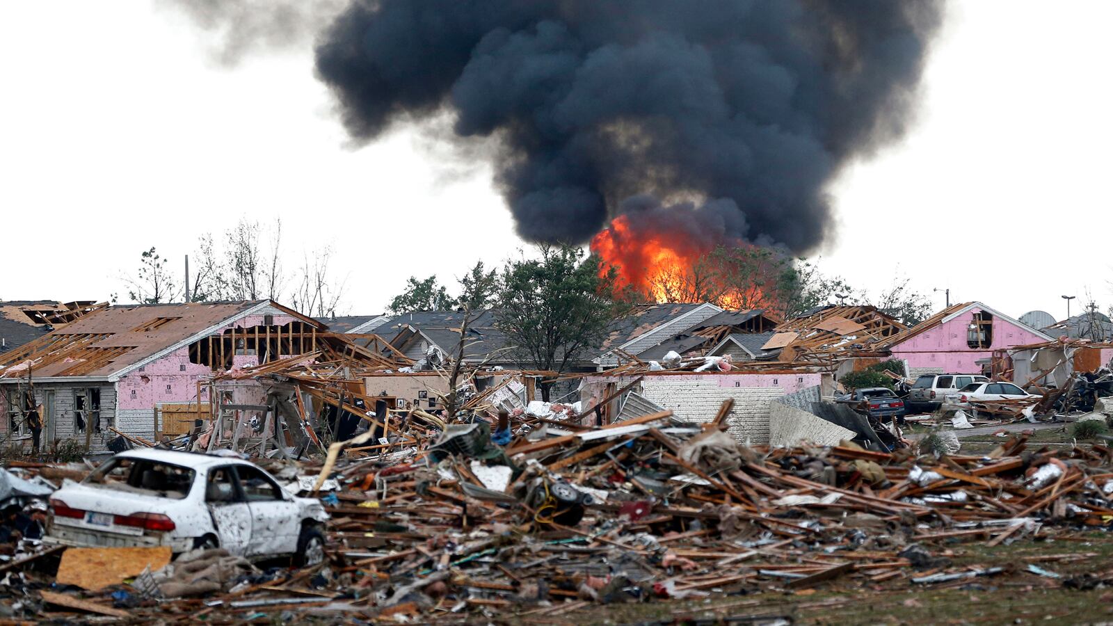 articles/2013/05/22/more-tornado-shelters-not-necessarily/Infrastructure-Tornado-Tease_rdeffo