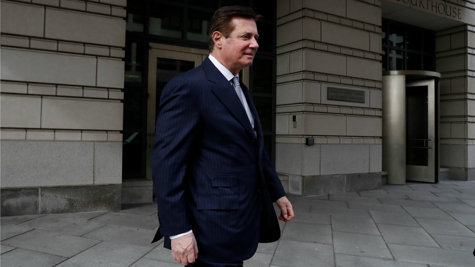 180217-manafort-bank-fraud-accusations-cheat_xasm3j