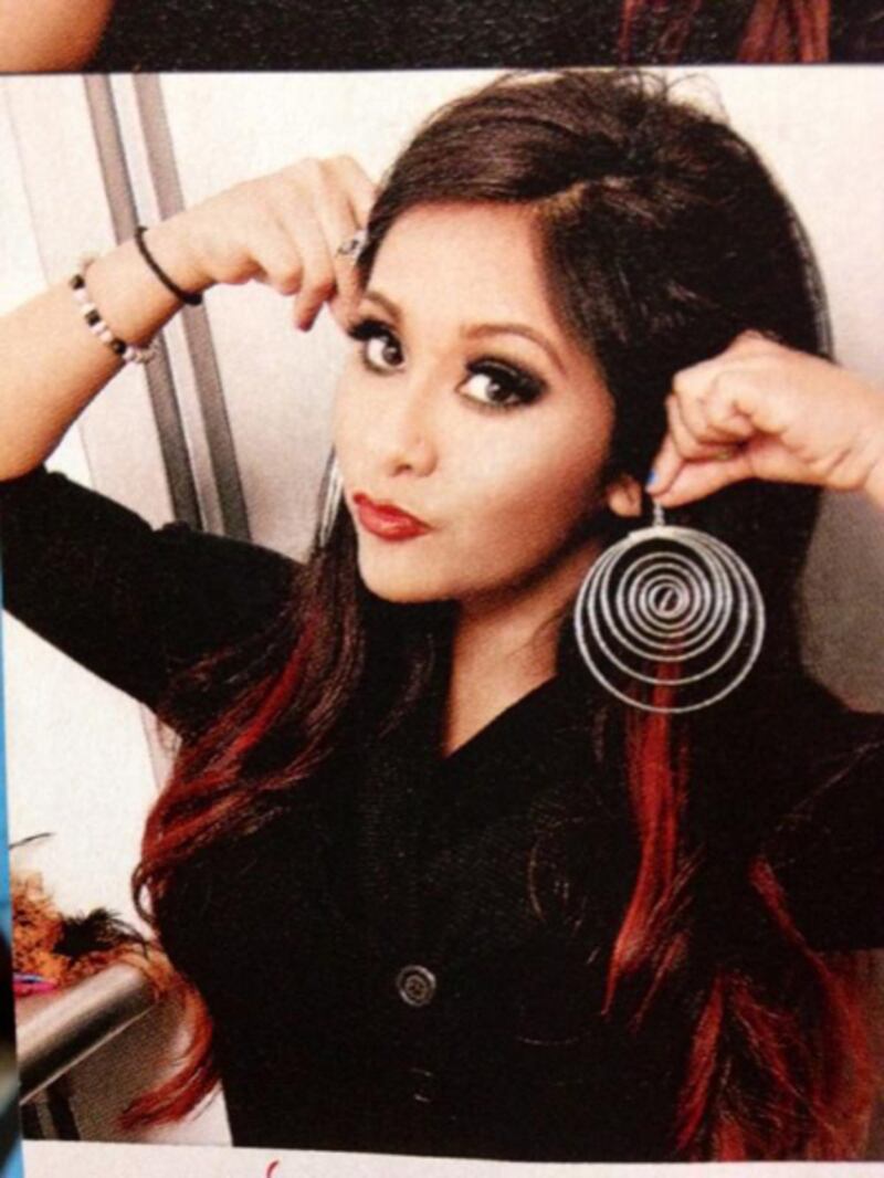 galleries/2012/02/26/rihanna-mariah-carey-and-more-celebrity-twitter-photos/twitpics-1223-snooki_dyctgj