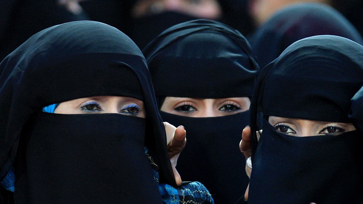 cheats/2011/07/29/saudi-cleric-rules-in-favor-of-child-marriage/saudi-arabia-marriages-cheat_lrosln