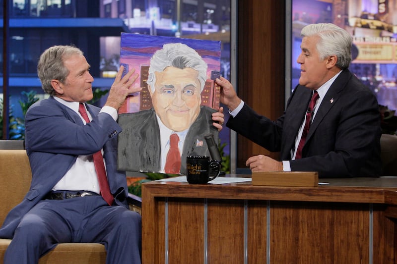 articles/2013/11/20/w-charms-on-the-tonight-show/131120-grove-leno-bush-embed2_vrcigp