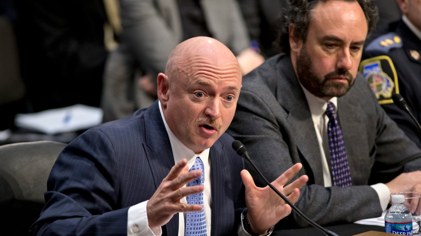 articles/2013/04/16/mark-kelly-lobbies-for-stricter-gun-laws-in-washington/130416-clift-mark-kelly-tease_qqxhok