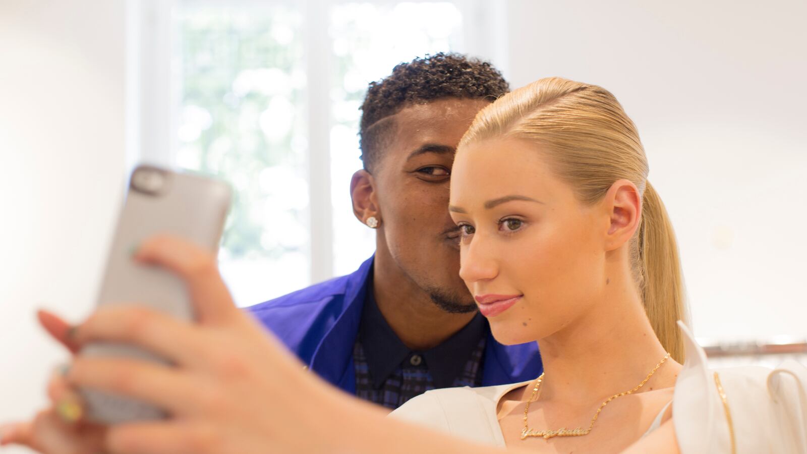 articles/2016/07/01/inside-iggy-azalea-and-nick-young-s-very-disastrous-very-public-split/160630-yamato-azalea-young-tease_eiibrk