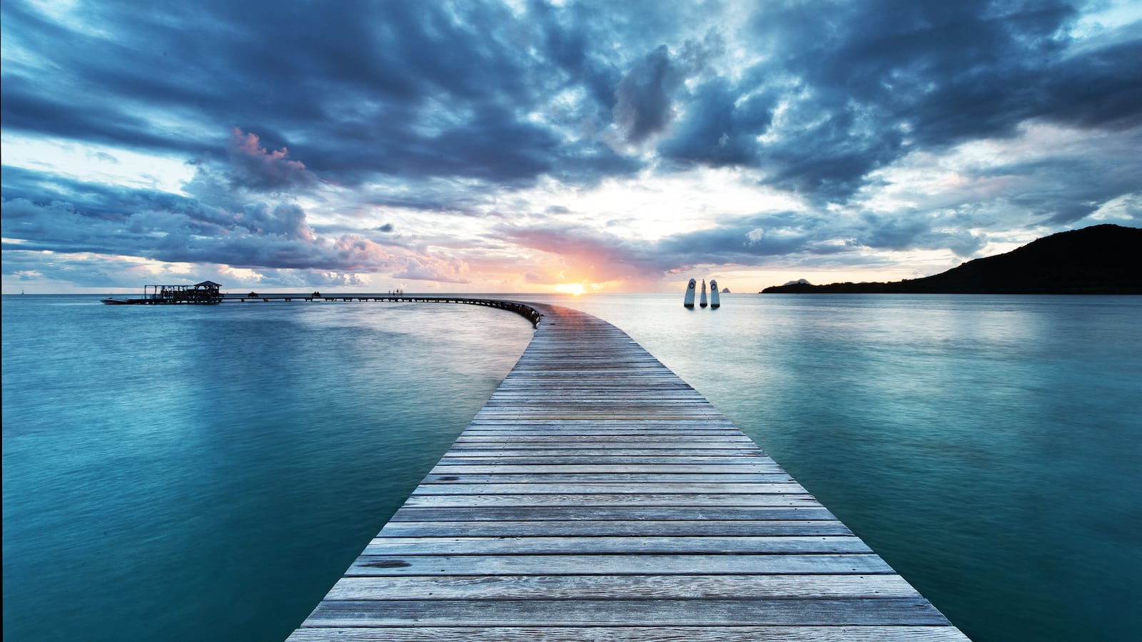 190406-Velez-Martinique-tease_iy5xwd