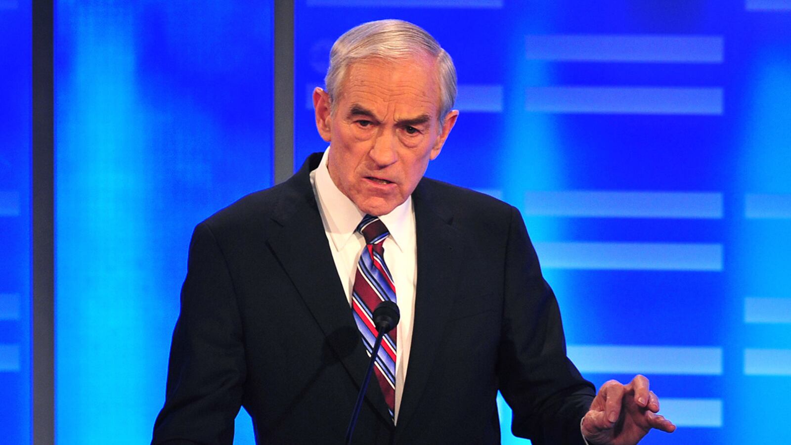 articles/2012/01/07/romney-emerges-unscathed-in-new-hampshire-s-abc-debate/gop-new-hampshire-debate-ron-paul-galen_auusiv