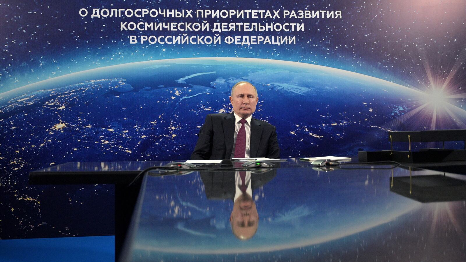 2021-04-12T171236Z_1402831957_RC2HUM9V4YRM_RTRMADP_3_RUSSIA-SPACE-GAGARIN-PUTIN_hwifhw