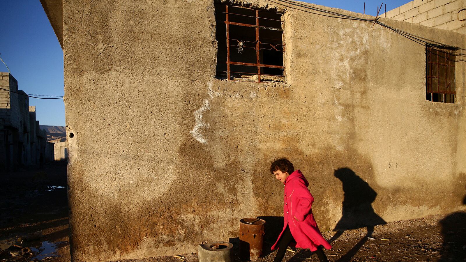 articles/2017/01/05/assad-s-newest-war-tactic-dehydration/170104-ghanem-damascus-tease_qs2mvw