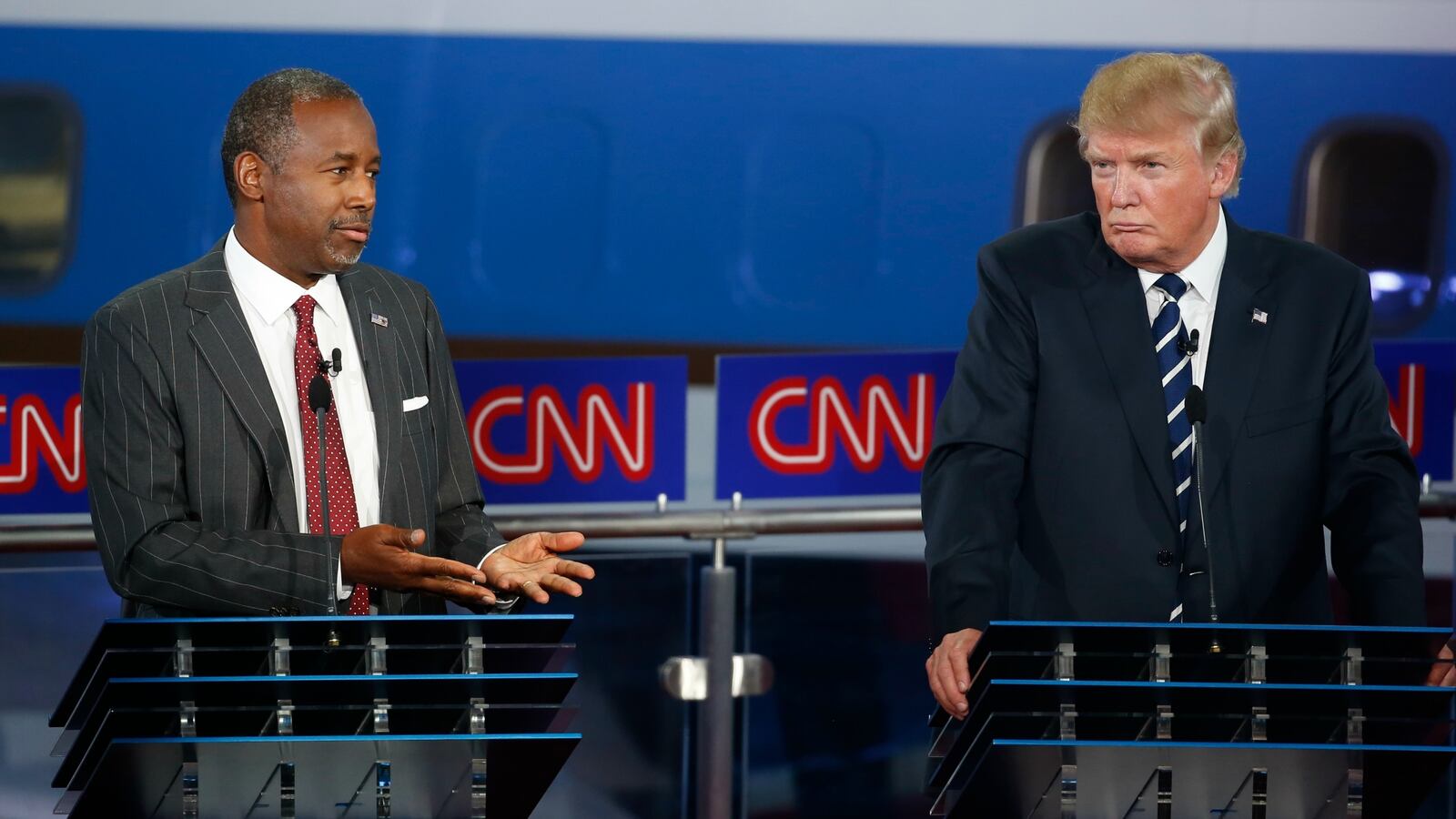 cheats/2015/10/23/carson-plows-ahead-of-trump-in-iowa/151022-trumpcarson-cheat_vvb78p