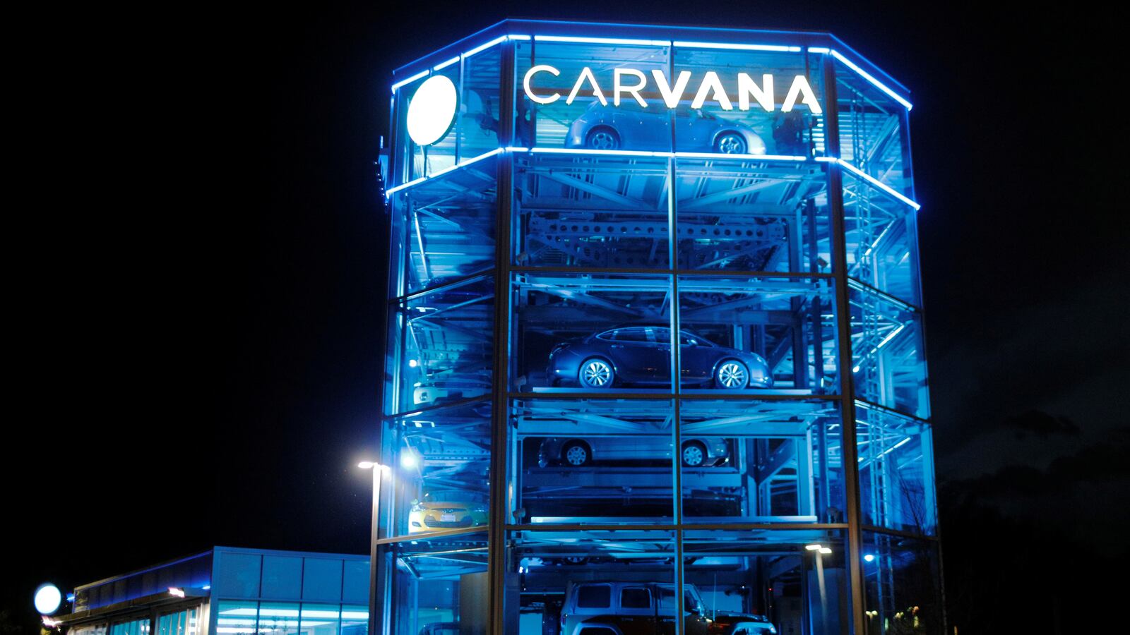 2017-03-11T120000Z_966822537_RC18B595F4B0_RTRMADP_3_CARVANA-IPO_xteohy