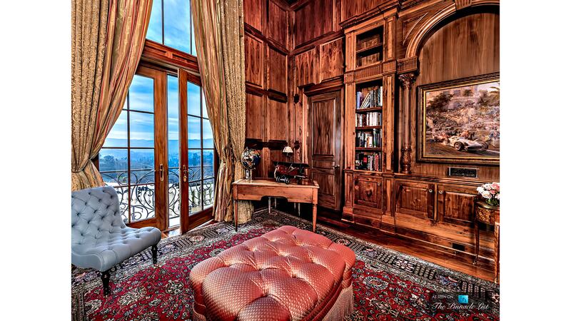 170923-mcnearney-omg-i-want-this-house-6_jkth7t