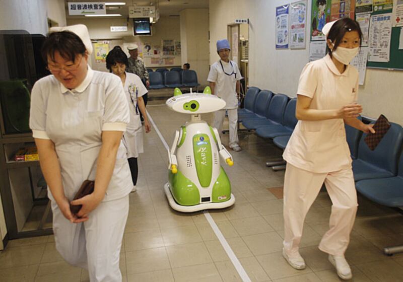 galleries/2009/11/24/robot-nurses-and-more-medicine-from-the-future/future-med-innovations---robot-nurse_hbuaty