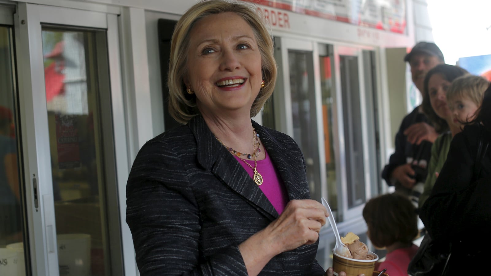 cheats/2015/05/27/judge-release-clinton-emails-each-month/150527-hillary-clinton-cheat_qpq6do