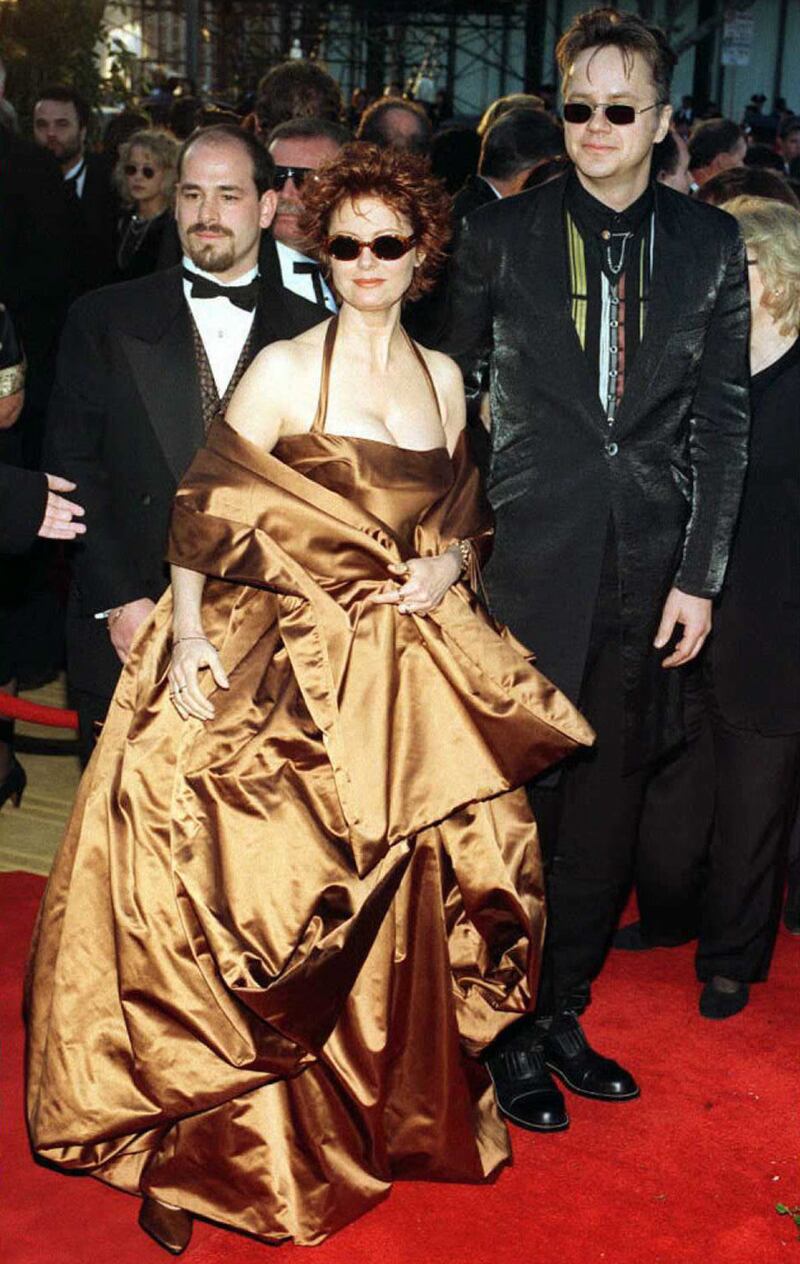 galleries/2014/03/01/craziest-dresses-in-oscar-history-photos/oscar-dresses-sarandon_g4c6ci
