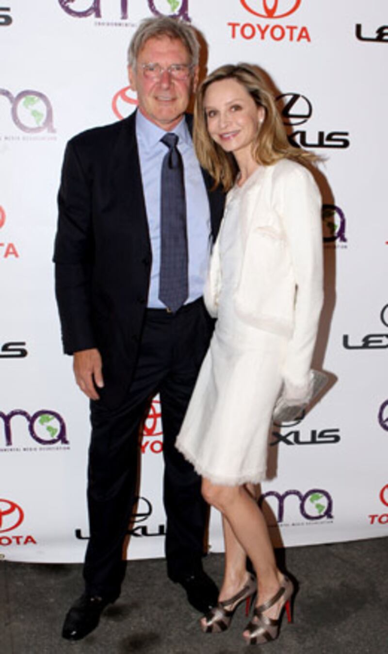 galleries/2009/10/26/environmental-media-awards/red-carpet---calista-flockhart-harrison-ford_tnmiyu