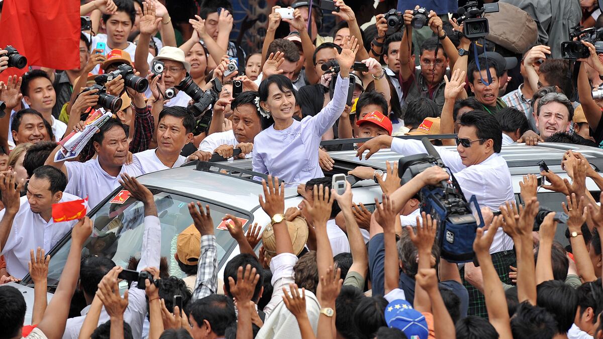 cheats/2012/04/02/myanmar-leader-hails-new-era/aung-san-suu-kyi-new-era-cheat_ccyfyj