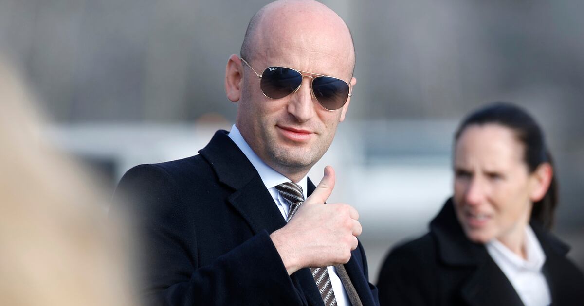 Stephen Miller verweigerte Trump-Gegner in Davos den Blickkontakt.