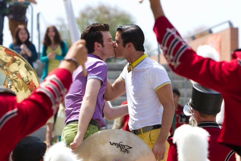 articles/2013/10/16/50-shades-of-fall-tv-new-girl-scandal-and-more-television-fan-fiction/131015-kumar-fan-fiction-tease_wcepj9