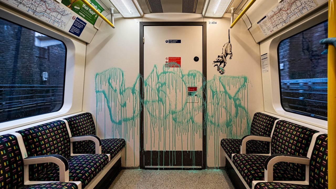 2020-07-14T150517Z_284812856_RC23TH9LVNG8_RTRMADP_3_ART-BANKSY-BRITAIN_t63vml