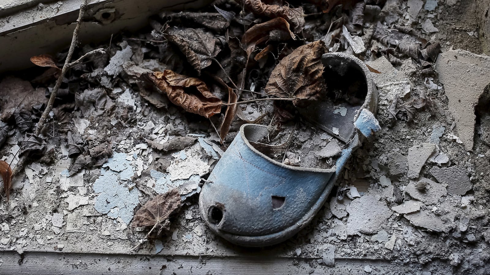 170517-nemtsova-orphaned-ukraine-tease_kbwxjz