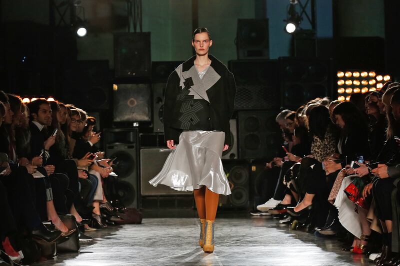 galleries/2014/02/17/the-best-of-london-fashion-week-fall-winter-2014/140218-london-fashion-update-4_xdctm3