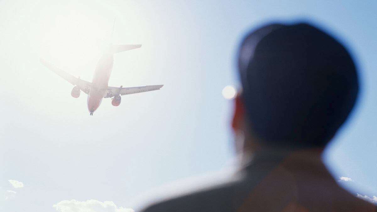 articles/2012/07/21/who-s-minding-the-planes-airline-s-overlooked-security-risk/airplane-security-mcgee_xtiynp