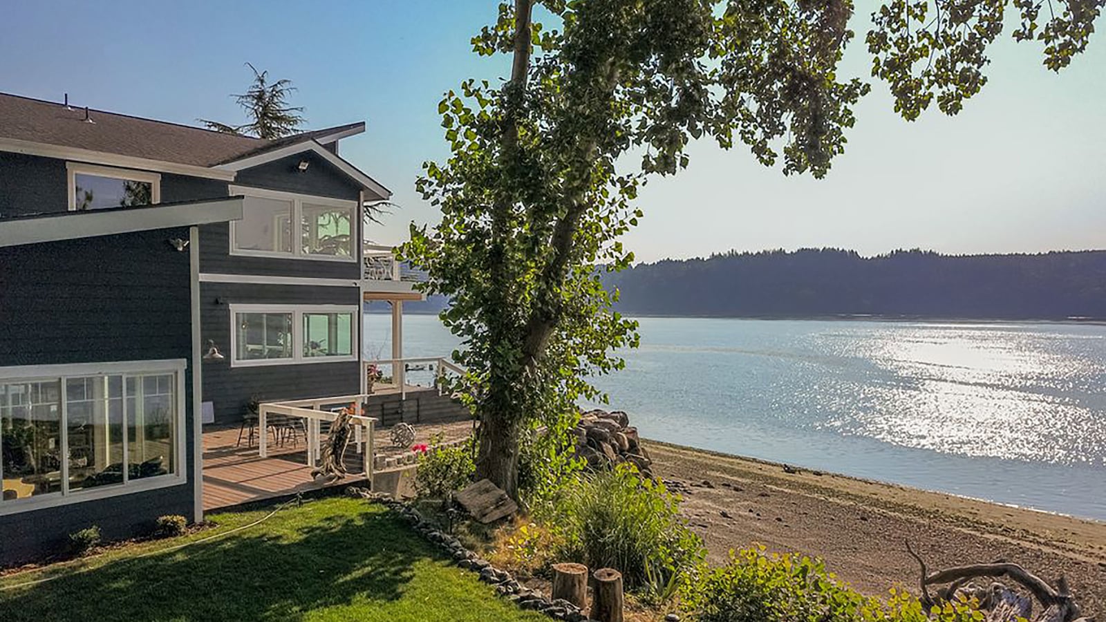 190917-mcnearney-omg-i-want-to-rent-this-house-vashon-island-01_ogvuh8