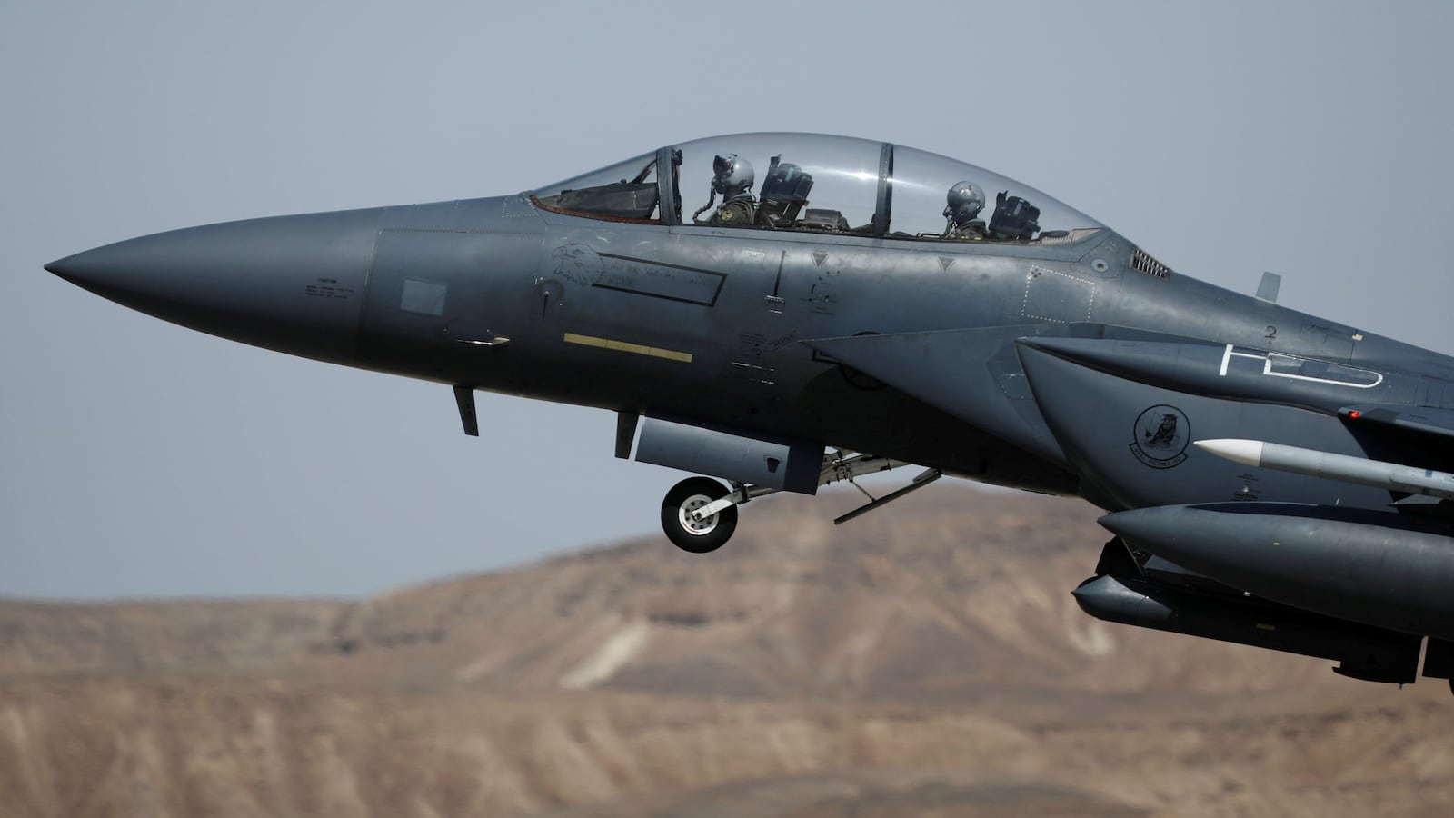 170614-f-15-qatar-cheat_ckf5wq