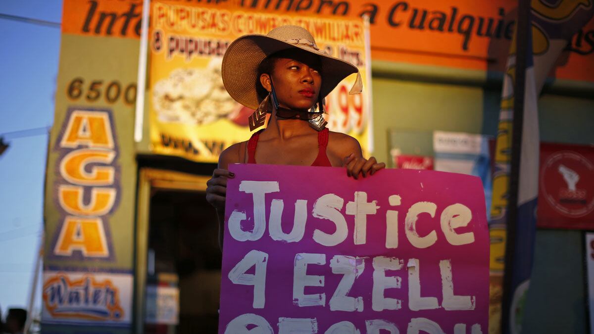 cheats/2014/08/15/lapd-sued-over-unarmed-killing/140815-ezell-ford-lapd-cheat_twgdst