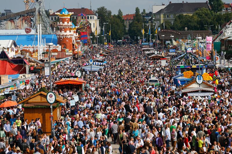 galleries/2013/10/05/get-out-the-lederhosen-oktoberfest-is-in-full-swing-photos/131003-oktoberfest4_vrgici