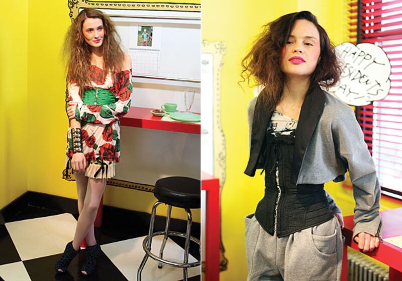 galleries/2009/05/19/the-ease-of-frizz/espinosa-frizzy-hair---betsey-johnson_fsrryc