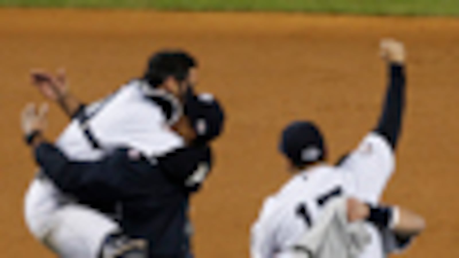 cheats/2009/11/05/yankees-beat-phillies-to-win-world-series/yankees-win_jbrvmr