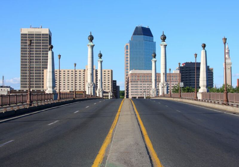 galleries/2011/04/19/pot-capitals-2011/pot-smoking-cities---springfield_wjy5ty