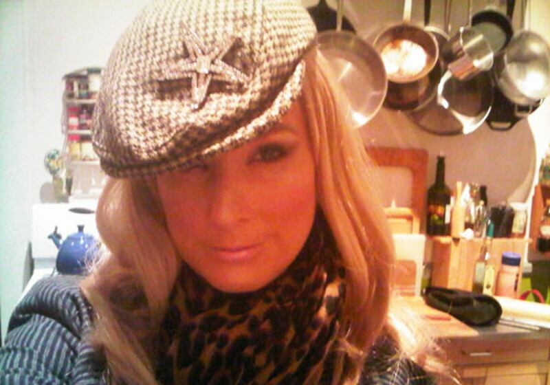 galleries/2010/11/04/twitpics/twitpivon-teese--1_qkbnbd