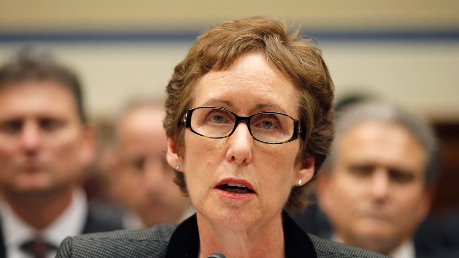 cheats/2012/04/16/ex-gsa-chief-calls-meeting-raucous/martha-johnson-gsa-cheat_wuryj3