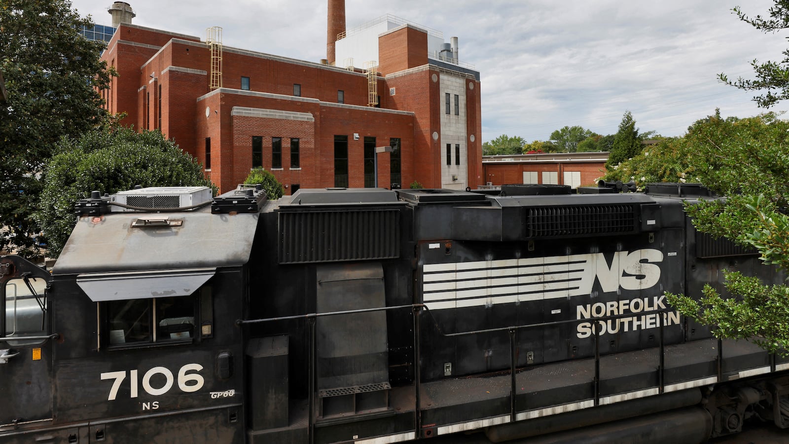 A Norfolk Southern train car.