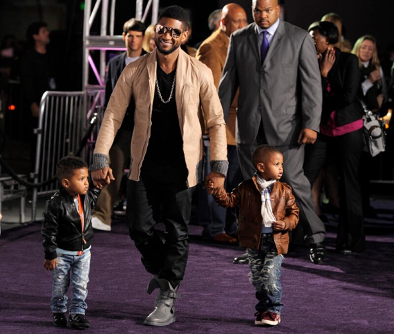 galleries/2011/06/18/celebrity-dads-on-fatherhood/gal-celeb-fathers-usher_uzoxfd