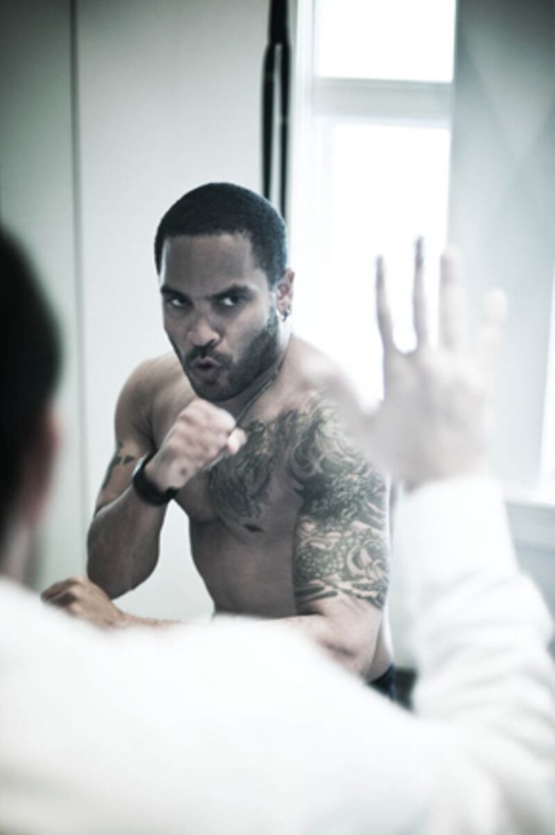galleries/2011/02/03/celebrity-twitter-photos/twitpi23---kravitz_aquwnv