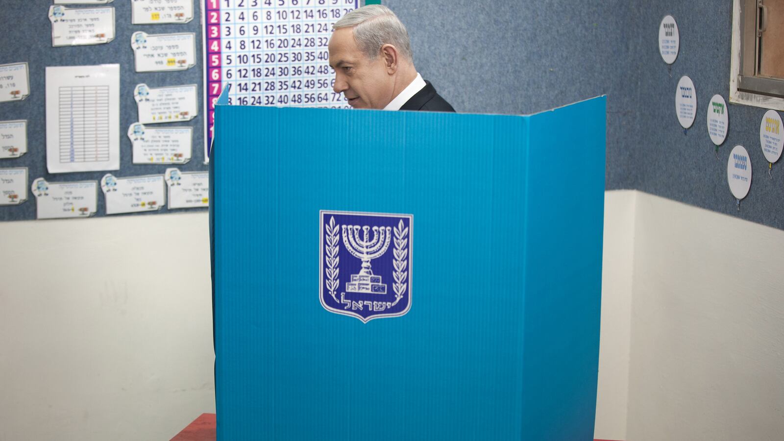 articles/2013/08/07/poll-israelis-reject-specifics-of-peace-agreement/bibi-votes-openz_zmoram