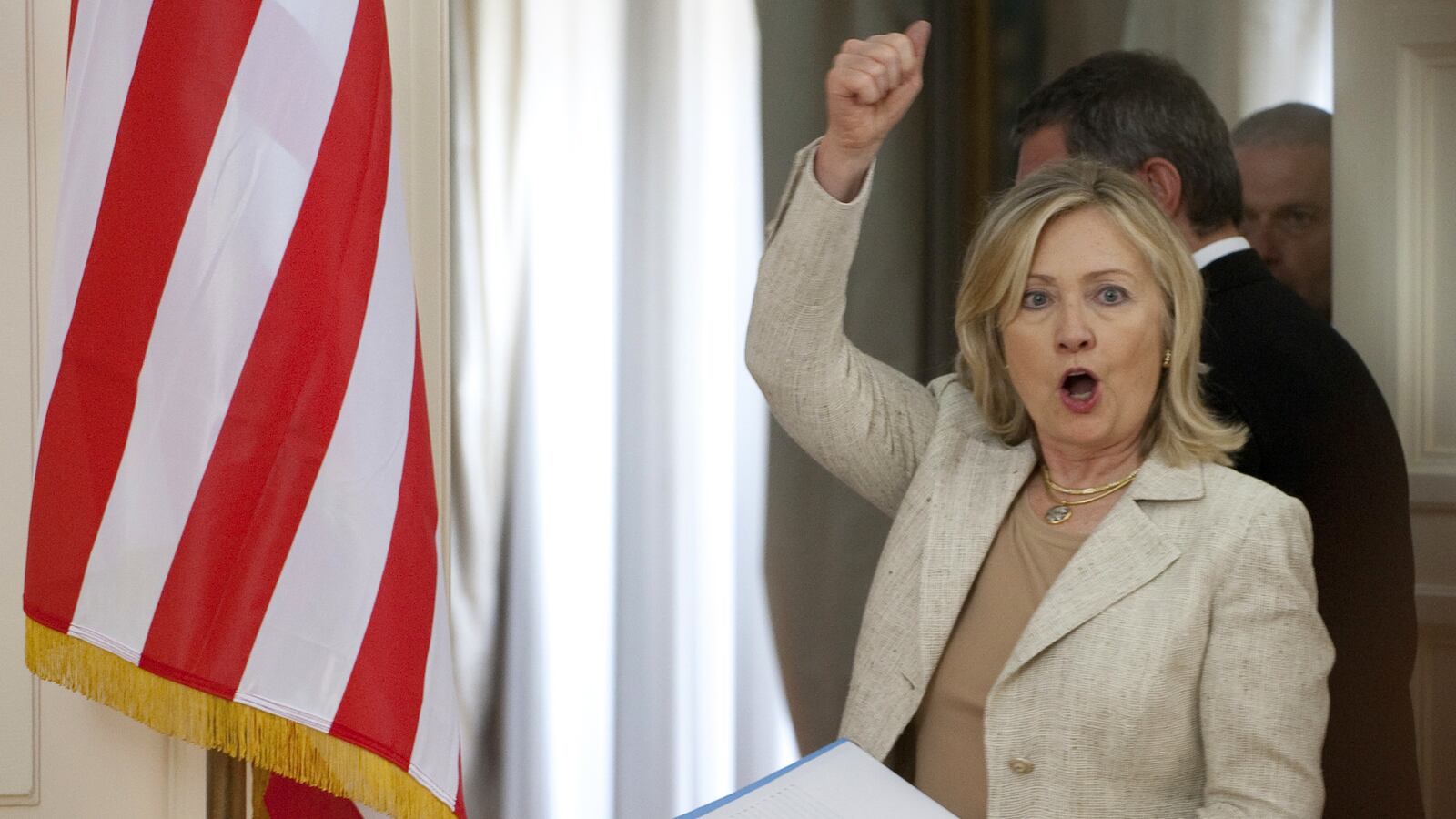 articles/2014/07/01/what-hillary-clinton-can-learn-from-portugal-costa-rica-and-england-in-the-world-cup/140630-daschle-clinton-wc-tease_tlsydh