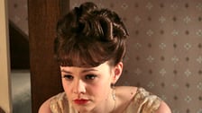 articles/2009/10/09/a-touch-of-audrey/syme-carey-mulligan-an-education_55024_fghn8w