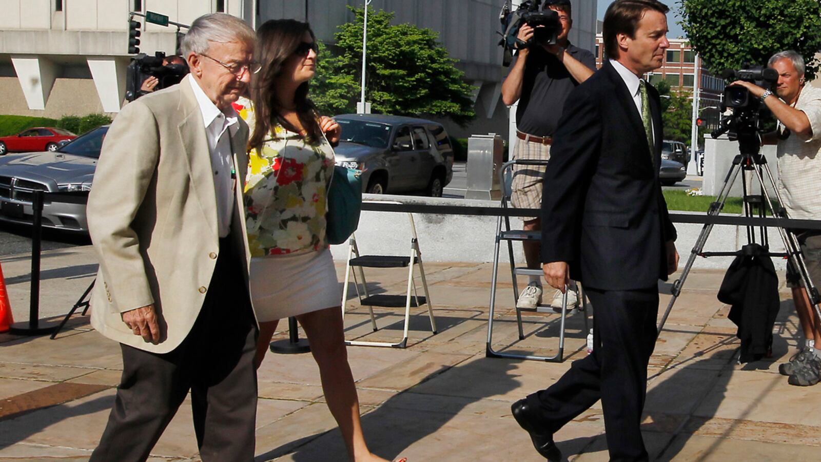 cheats/2012/05/02/edwards-daughter-cries-in-court/cate-edwards-crying-cheat_nbsts2