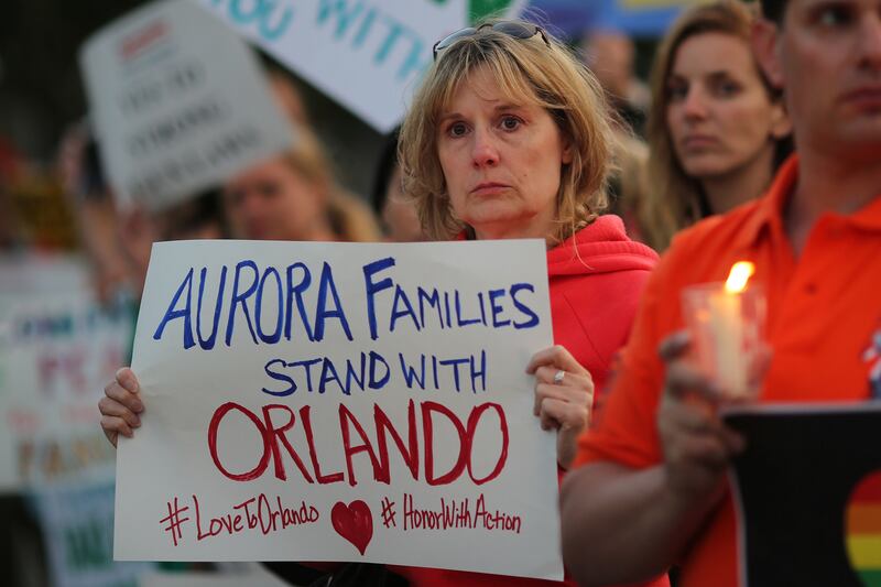 galleries/2016/06/13/mourning-orlando-s-mass-lgbt-murder/160613-orlando-memorials-07_b4o41v