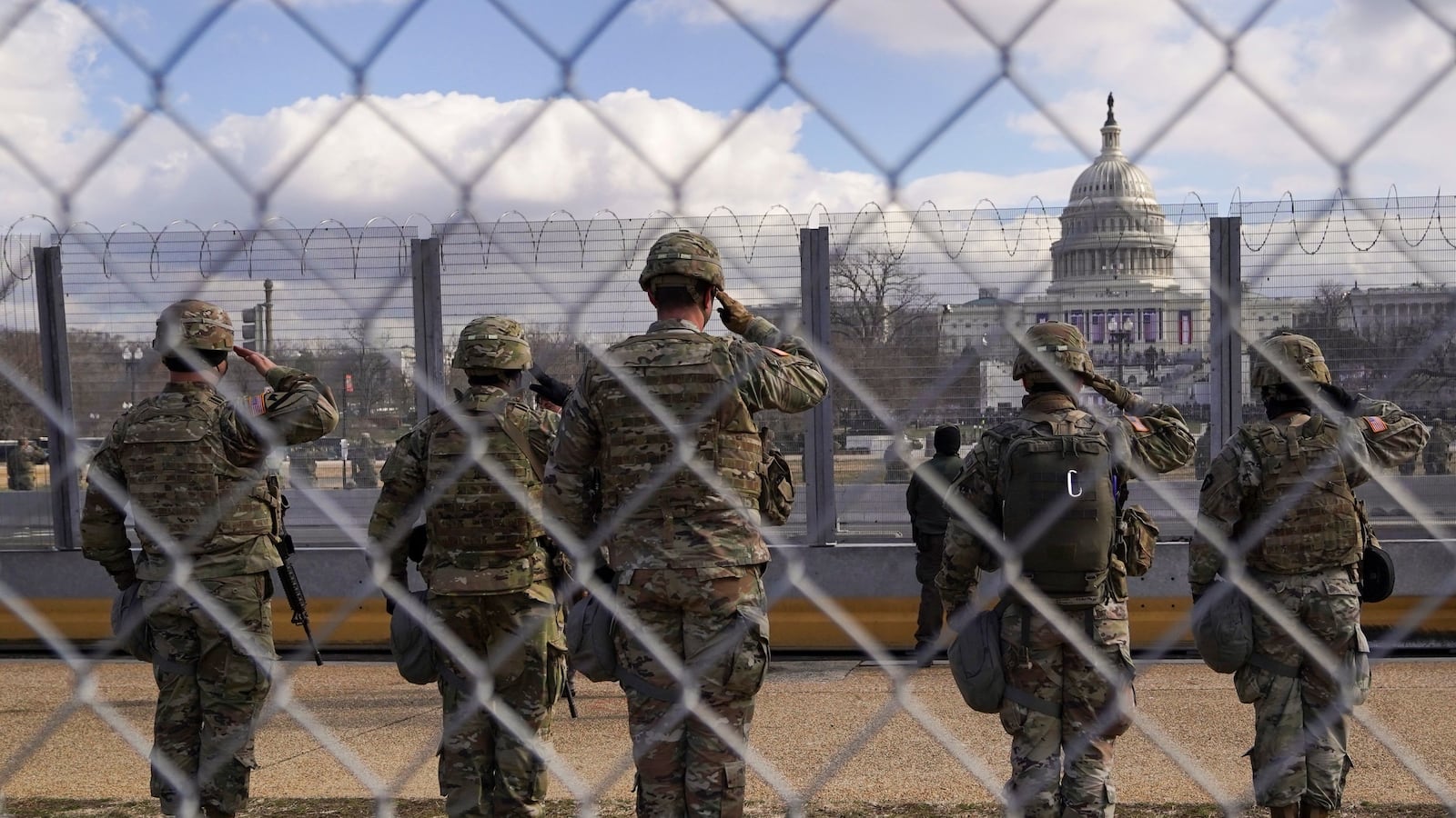 2021-01-20T165744Z_584088196_RC2SBL9A6K0B_RTRMADP_3_USA-BIDEN-INAUGURATION_z8o7xw