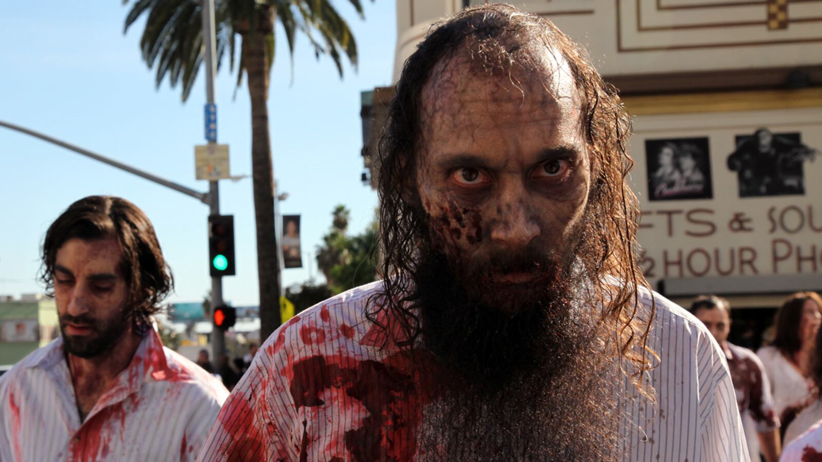 articles/2012/12/02/the-walking-dead-8-deadliest-kills-of-season-3-video/walking-dead-video-blog-tease_rzr9yn