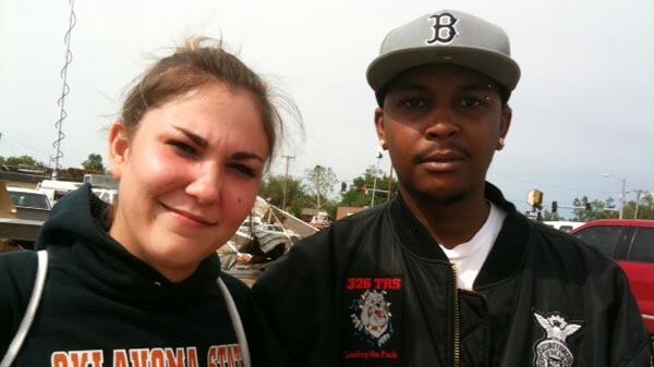 articles/2013/05/22/oklahoma-tornado-levels-moore-7-eleven-heroes-emerge-to-save-injured/130521-tornado-heroes-pelisek-tease_bvpisv