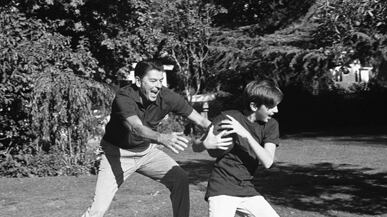 articles/2011/01/25/ronald-reagans-son-defends-alzheimers-claims/clift-reagan_155507_nm16px