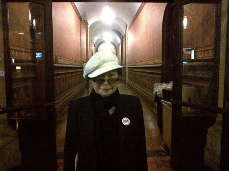 galleries/2013/01/13/lena-dunham-yoko-ono-more-celebrity-twitter-pictures-photos/130113-celeb-twitpic-02-yoko-ono_ycugre