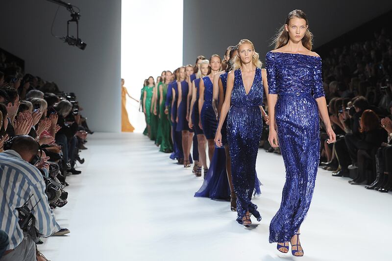 galleries/2011/09/30/paris-fashion-week-spring-summer-2012-photos/fashion-week-paris-gal-elie-saab_hzs4qr