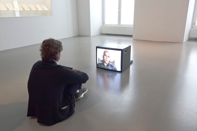 galleries/2012/06/09/documenta-exhibition-2012-photos/documenta-mariogarciatorres_onsnau